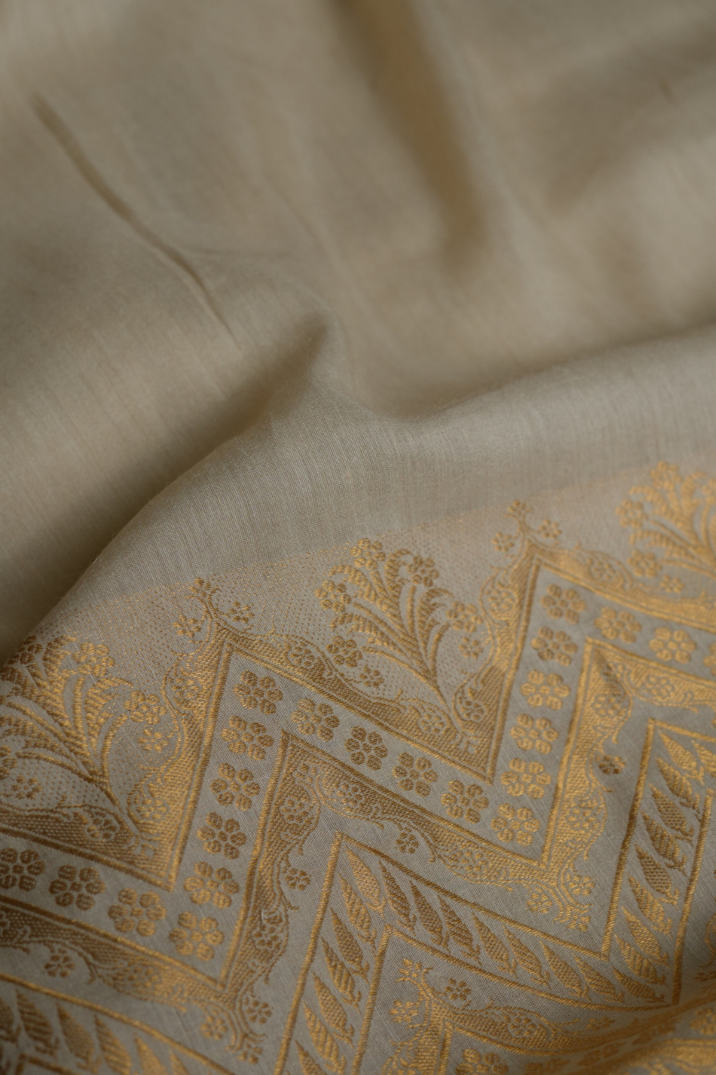 Munga silk plain with gold zari border handwoven