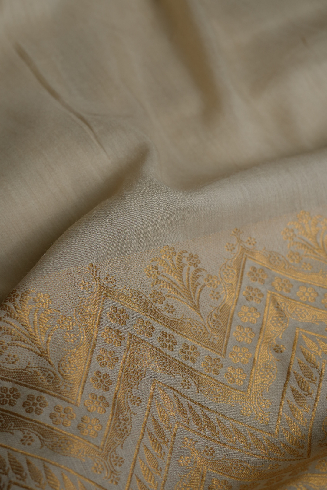 Munga silk plain with gold zari border handwoven