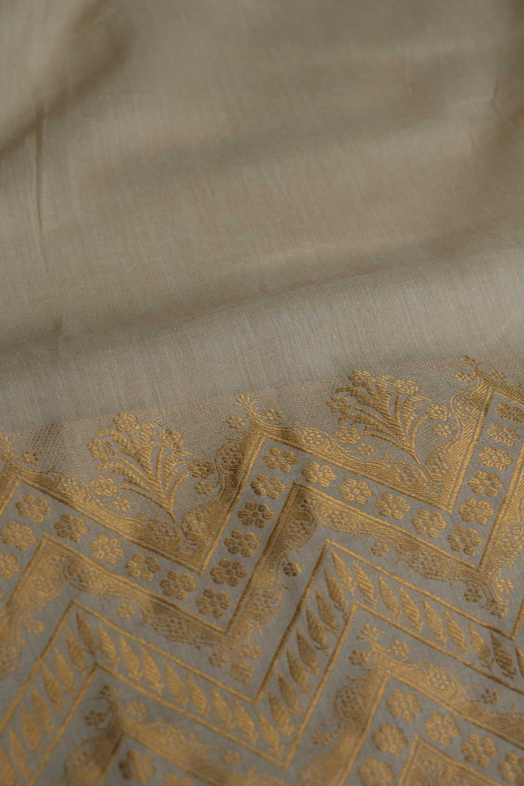 Munga silk plain with gold zari border handwoven